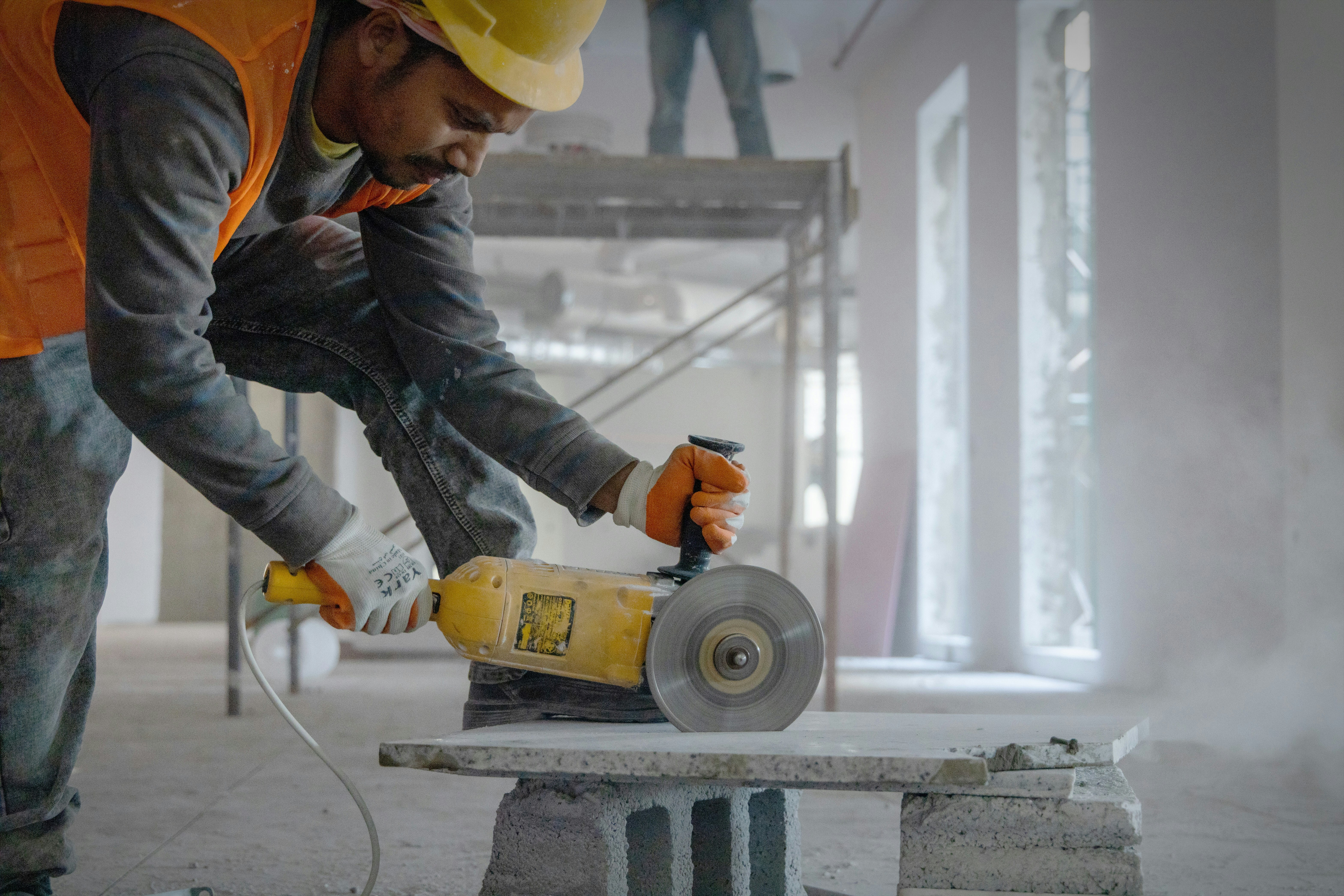 Zo beperk je het risico op arbeidsongevallen in de bouw
