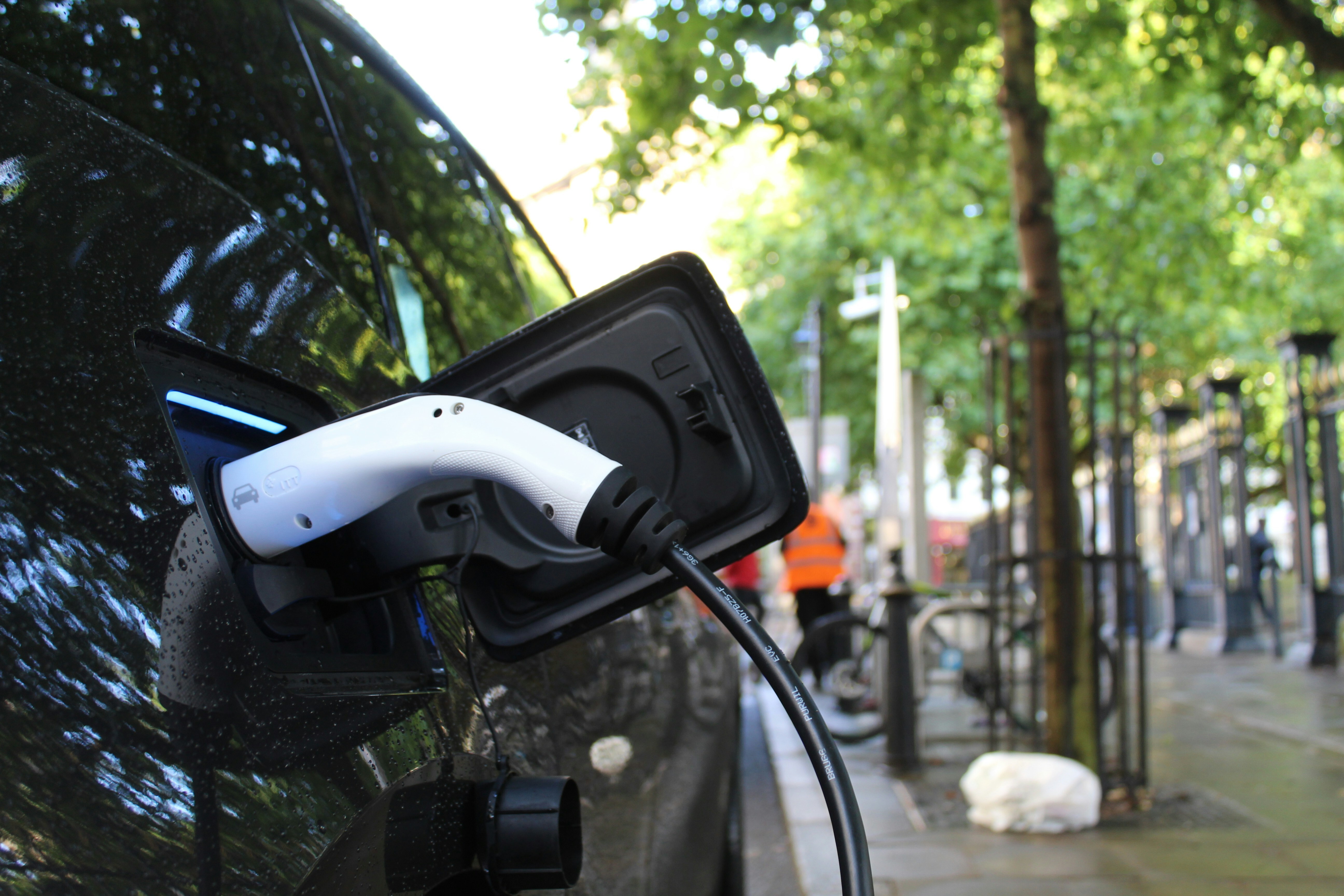 Charger votre voiture électrique chez vous en toute sécurité
